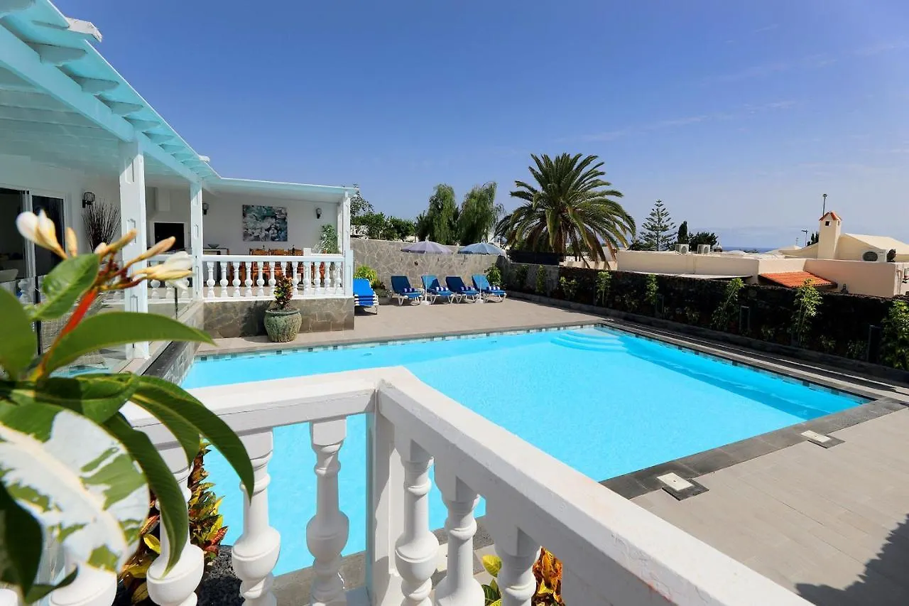 Graceful Puerto Del Carmen Villa 5 Bedrooms Villa Vega Del Carmen Distant Sea Views