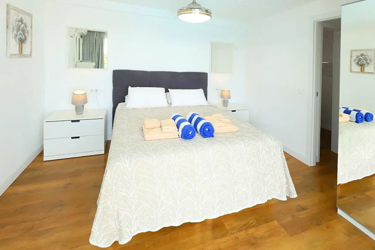 Graceful Puerto Del Carmen Villa 5 Bedrooms Villa Vega Del Carmen Distant Sea Views  푸에르토 델 카르멘