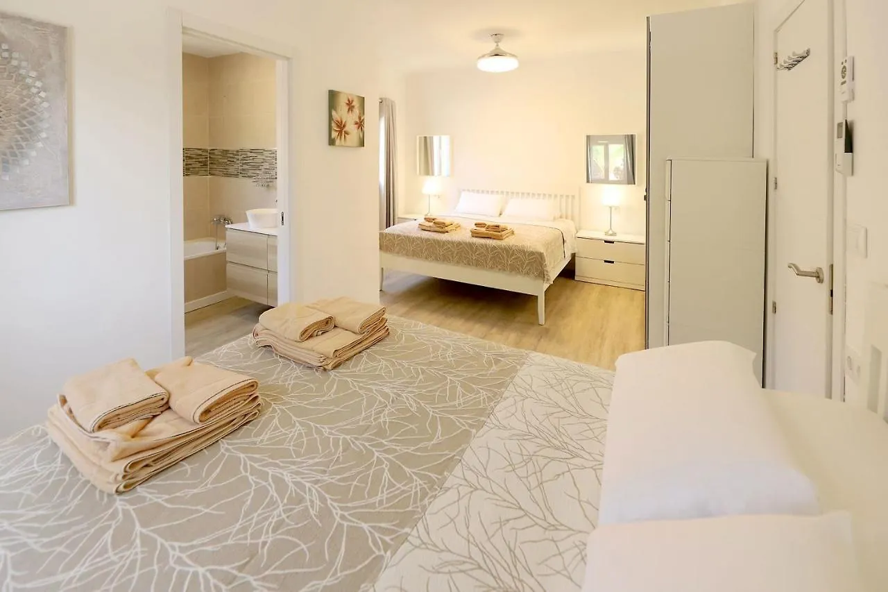 Graceful Puerto Del Carmen Villa 5 Bedrooms Villa Vega Del Carmen Distant Sea Views 스페인