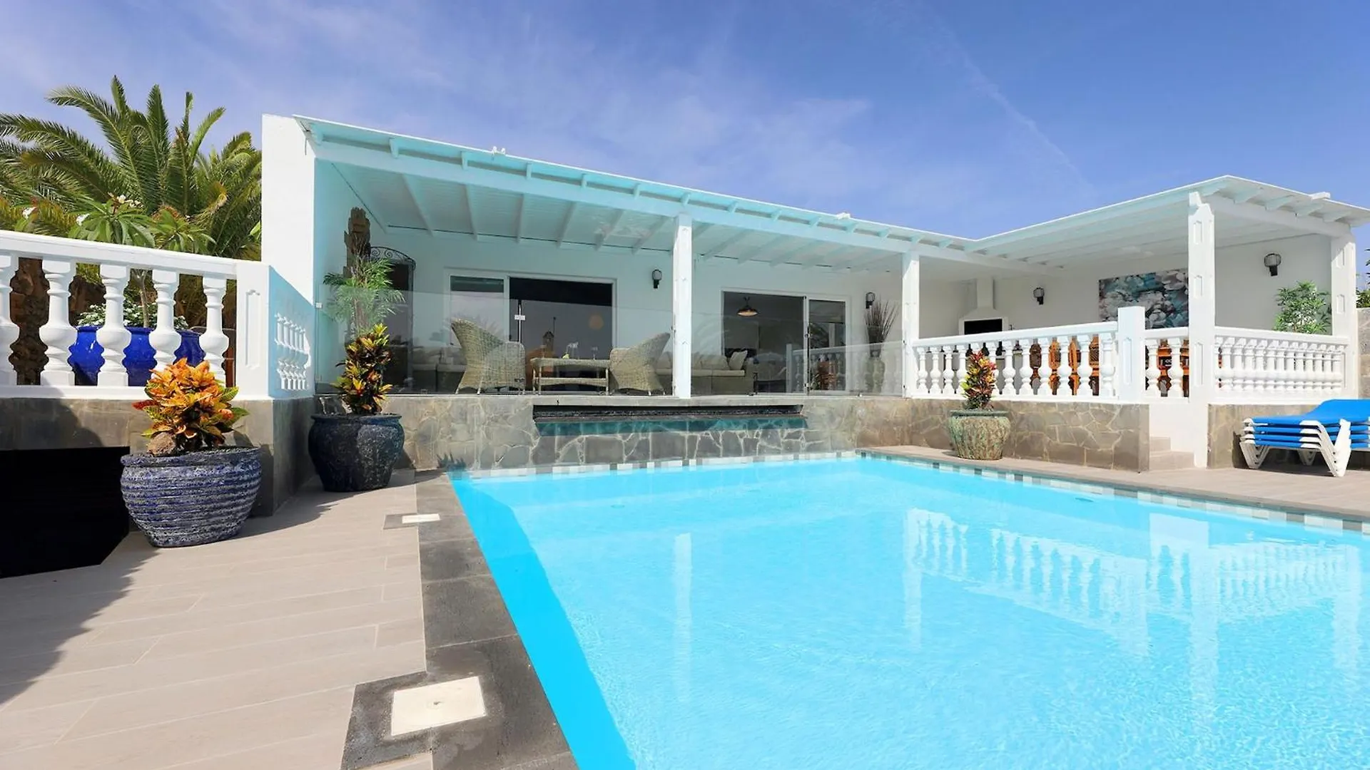 Graceful Puerto Del Carmen Villa 5 Bedrooms Villa Vega Del Carmen Distant Sea Views