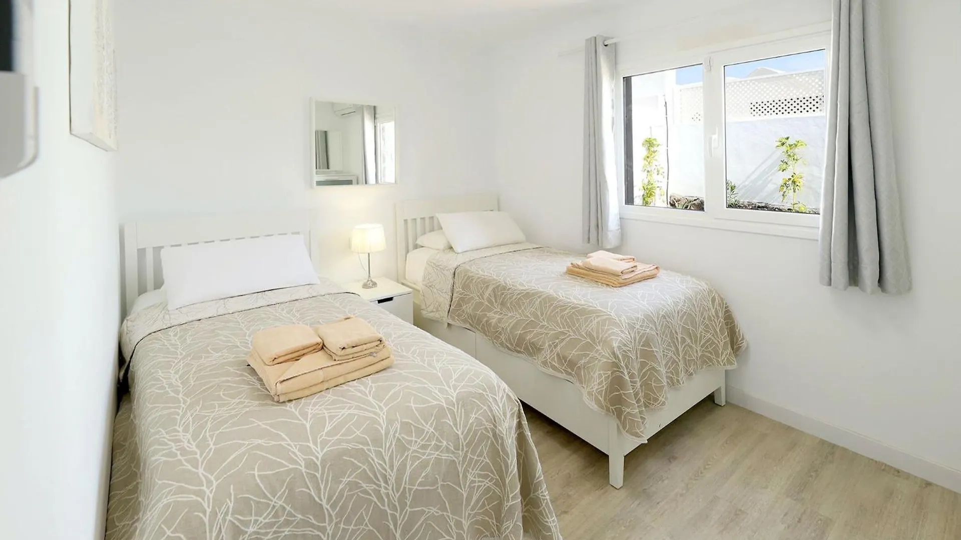 Graceful Puerto Del Carmen Villa 5 Bedrooms Villa Vega Del Carmen Distant Sea Views