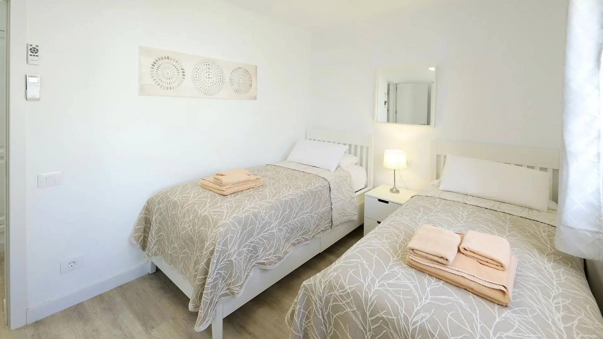 Graceful Puerto Del Carmen Villa 5 Bedrooms Villa Vega Del Carmen Distant Sea Views  푸에르토 델 카르멘