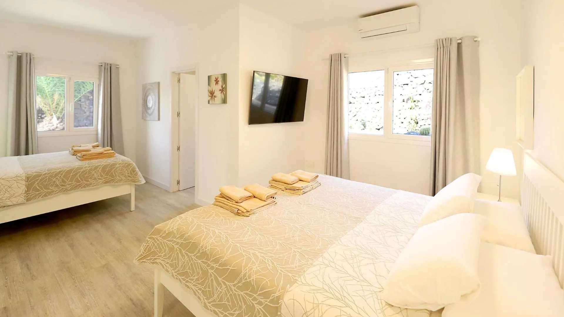 Graceful Puerto Del Carmen Villa 5 Bedrooms Villa Vega Del Carmen Distant Sea Views