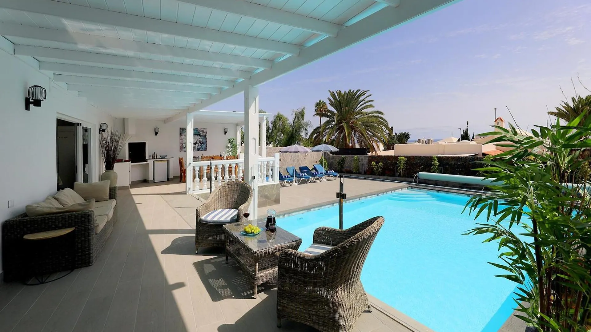 Graceful Puerto Del Carmen Villa 5 Bedrooms Villa Vega Del Carmen Distant Sea Views location