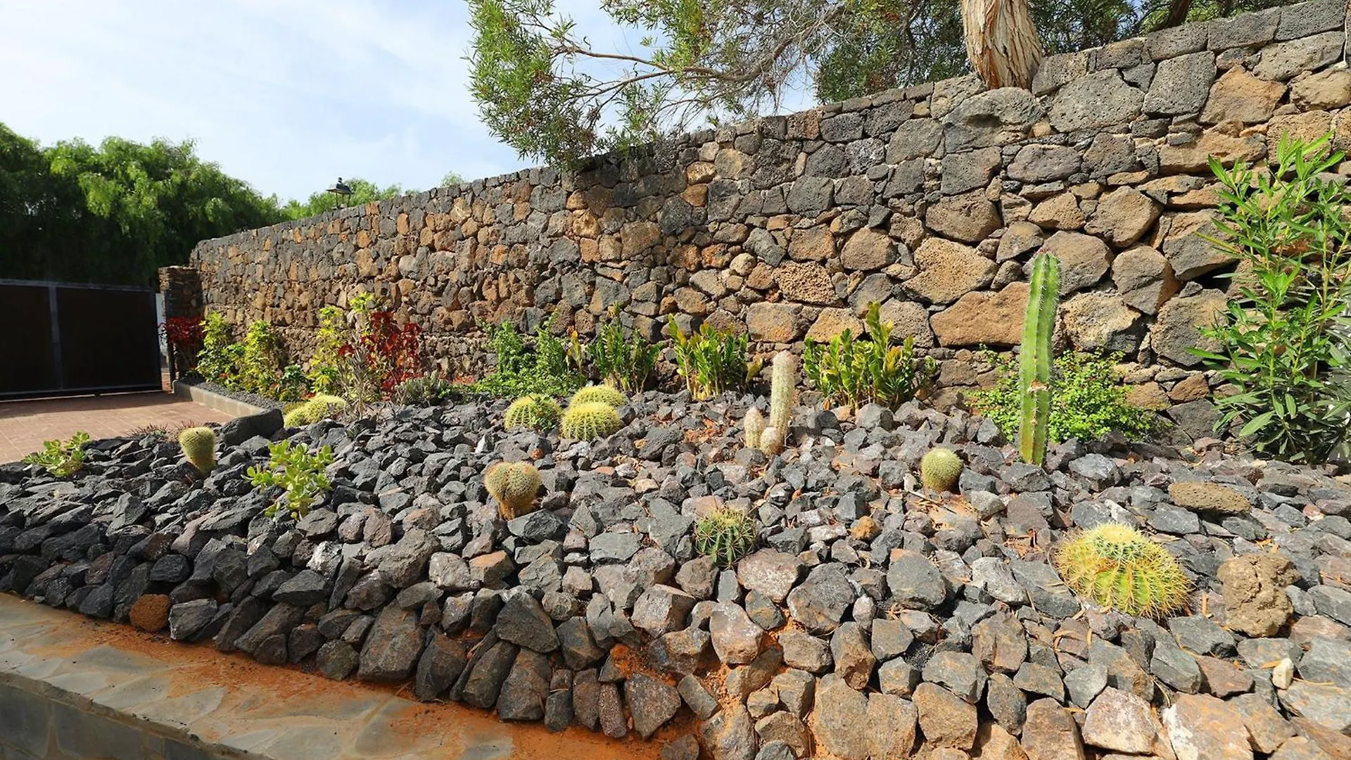 Graceful Puerto Del Carmen Villa 5 Bedrooms Villa Vega Del Carmen Distant Sea Views